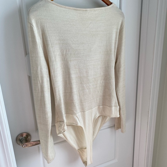 Long Sleeve Scoop Neck Bodysuit - Picture 6 of 8